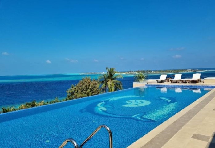 Season Paradise gallery image 2